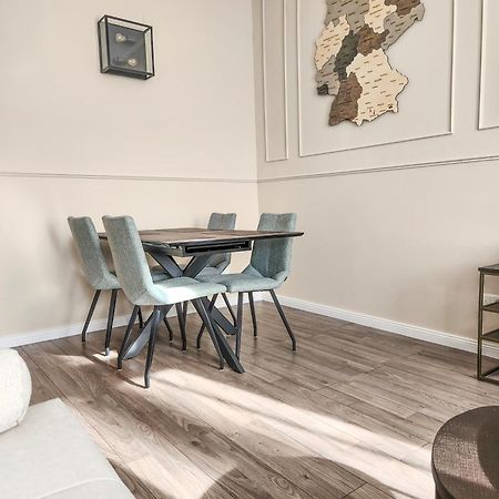 Geli Homes L1 - 2X Zimmer, 2X Kingsize Bett, 1 Bis 4 Personen, Parkplatz, Tv, Wifi, Top Kueche, Kaffee, Tee Lünen Esterno foto