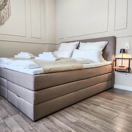 Geli Homes L1 - 2X Zimmer, 2X Kingsize Bett, 1 Bis 4 Personen, Parkplatz, Tv, Wifi, Top Kueche, Kaffee, Tee Lünen Esterno foto