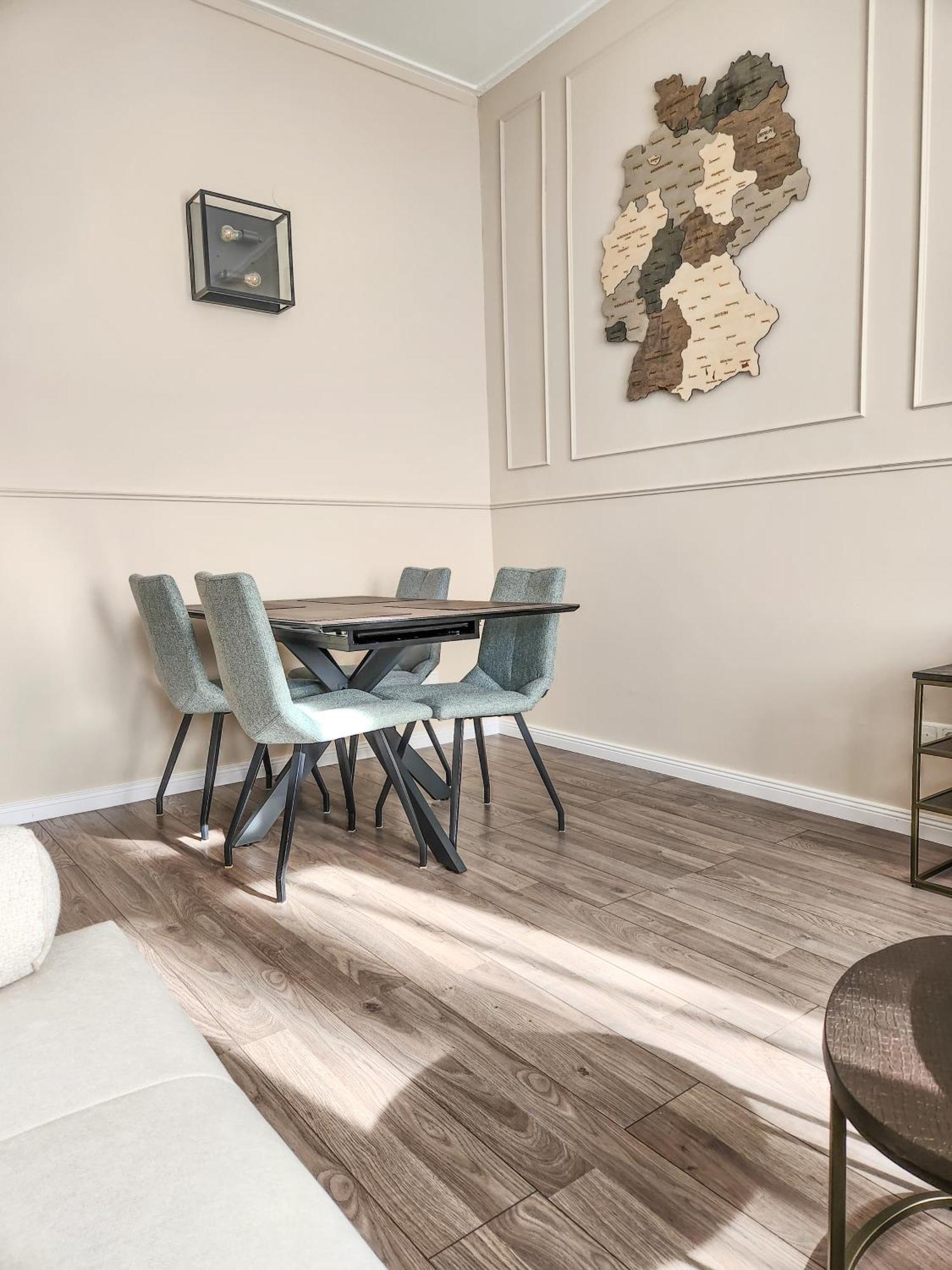 Geli Homes L1 - 2X Zimmer, 2X Kingsize Bett, 1 Bis 4 Personen, Parkplatz, Tv, Wifi, Top Kueche, Kaffee, Tee Lünen Esterno foto