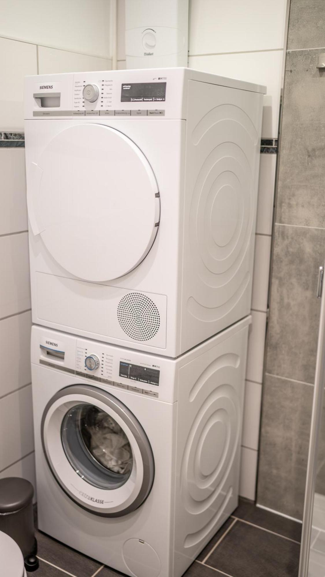 Geli Homes L1 - 2X Zimmer, 2X Kingsize Bett, 1 Bis 4 Personen, Parkplatz, Tv, Wifi, Top Kueche, Kaffee, Tee Lünen Esterno foto