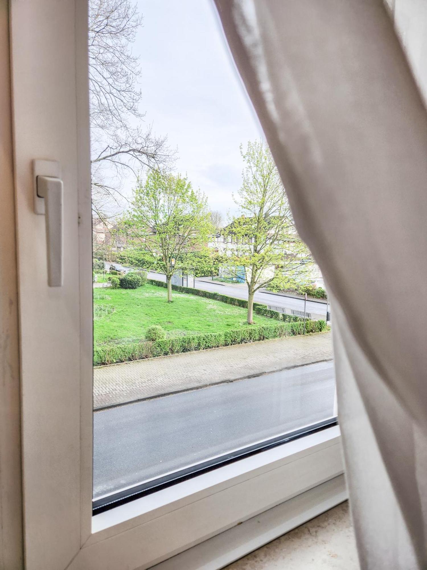 Geli Homes L1 - 2X Zimmer, 2X Kingsize Bett, 1 Bis 4 Personen, Parkplatz, Tv, Wifi, Top Kueche, Kaffee, Tee Lünen Esterno foto